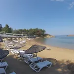 Rainbow Bay Nature And * Özdere