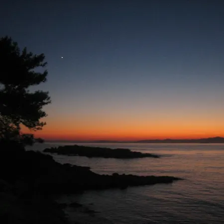 Rainbow Bay Nature And Hotel *