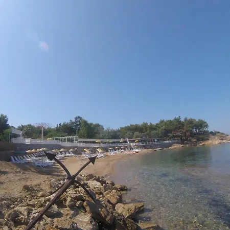 Rainbow Bay Nature And 호텔 *