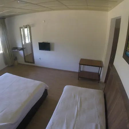 Rainbow Bay Nature And * Özdere