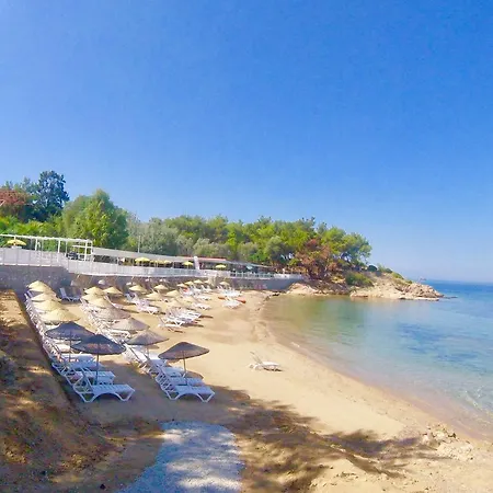 Rainbow Bay Nature And Hotel *