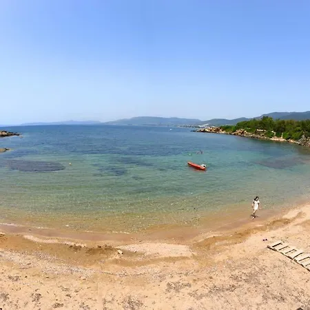Rainbow Bay Nature And * Özdere