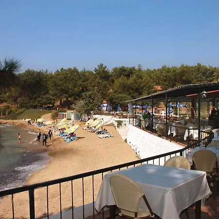 Rainbow Bay Nature And Hotel *