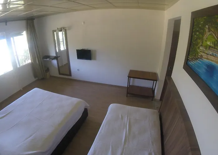 Rainbow Bay Nature And * Özdere