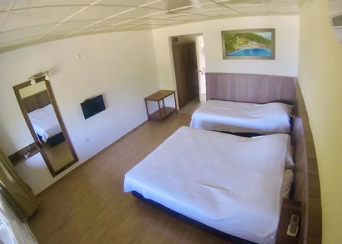 Rainbow Bay Nature And Hotel *